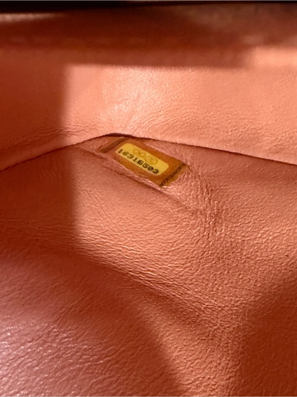 CHANEL elegant quilted